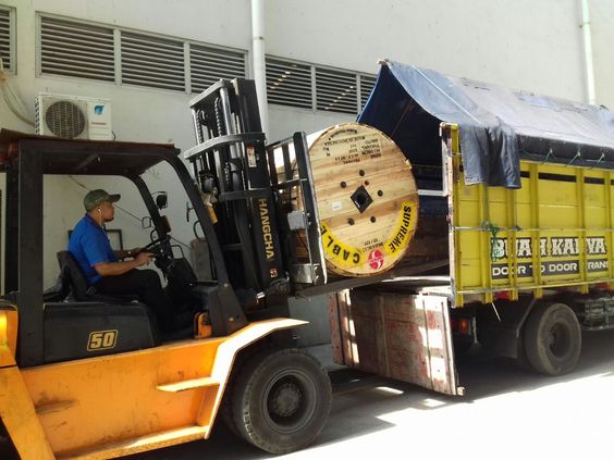 cargo jakarta papua