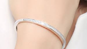 Model Gelang Berlian Terbaru: Kombinasi Elegan dan Keanggunan, Seperti Apa? Yuk, Lihat Koleksinya!