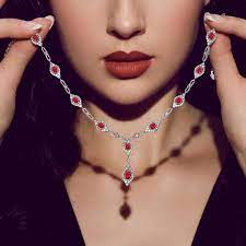 Apakah Kalung Berlian Cocok untuk Gaya Busana Kasual? Ayo, Tentukan Pilihannya! 2 Apakah Kalung Berlian Cocok untuk Gaya Busana Kasual? Ayo, Tentukan Pilihannya!