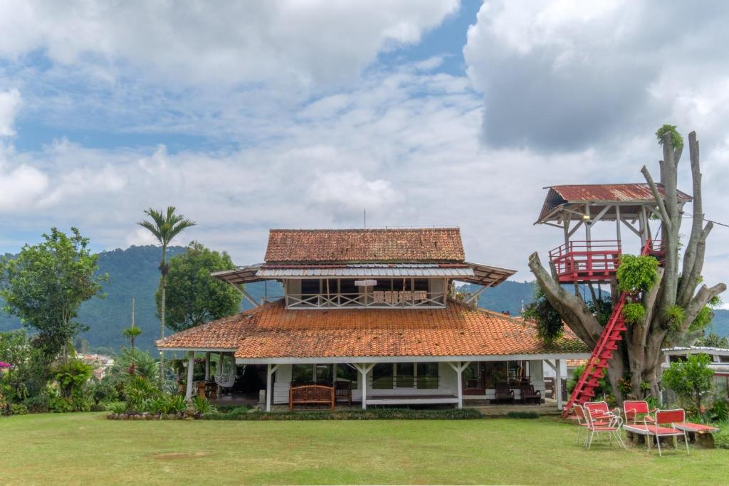 hilltop camp lembang