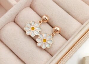 Tips Memilih Anting yang Cocok Sesuai Bentuk Wajah Anda