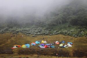 https://hilltopcamplembang.com/tempat-camping-di-lembang-bandung-murah/