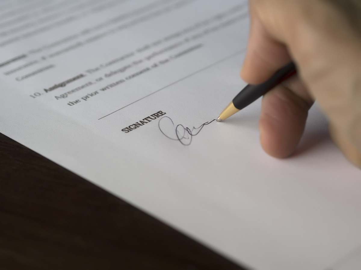 business signature contract document deal paperwork hand ready 854899.jpgd