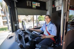 medium bus atau big bus