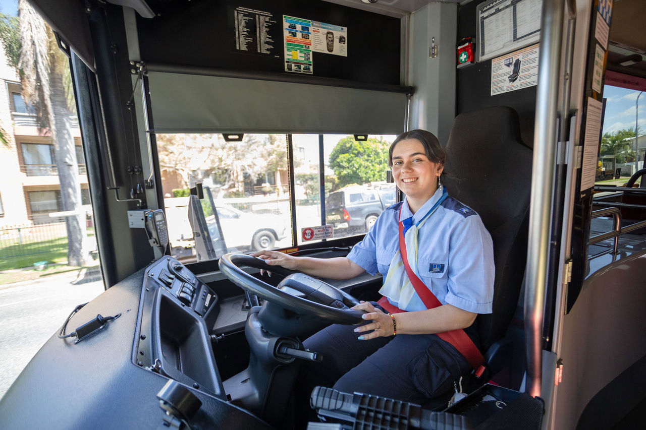 medium bus atau big bus