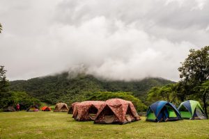 Tempat Camping Seru di Bandung dengan Promo Sewa Perlengkapan 2 hilltop camp lembang
